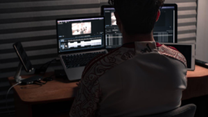 a forensic expert working on their computer