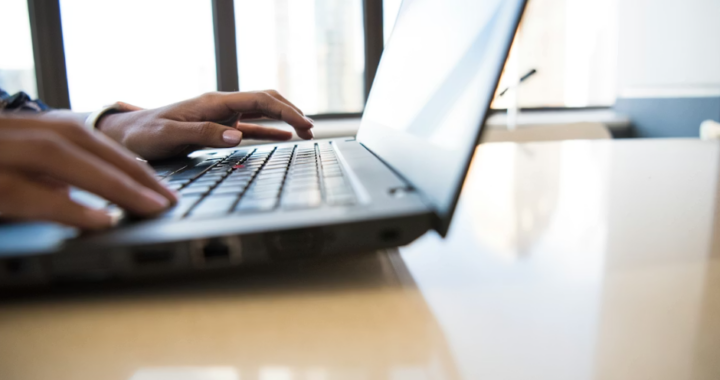 Expert providing digital forensics for cyber incidents.