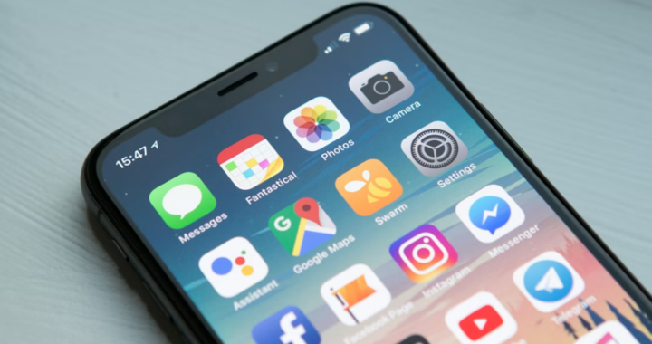 Apps downloaded on a cellphone.
